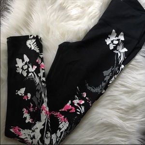 Fabletics Pink romantic floral highwaist leggings